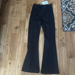 Zyia black remi flare pants size small